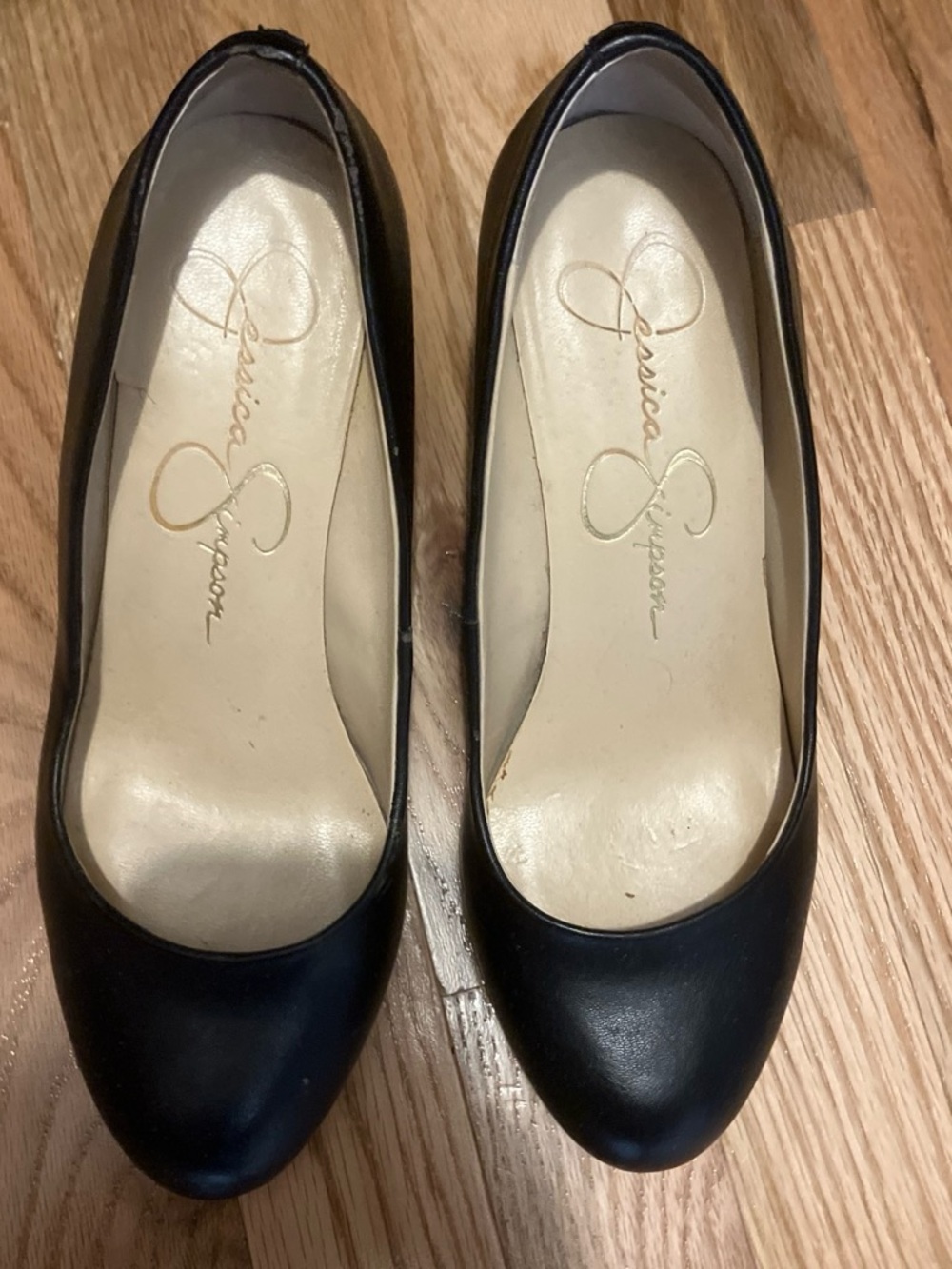 Jessica Simpson Black Leather Round-Toe Flats